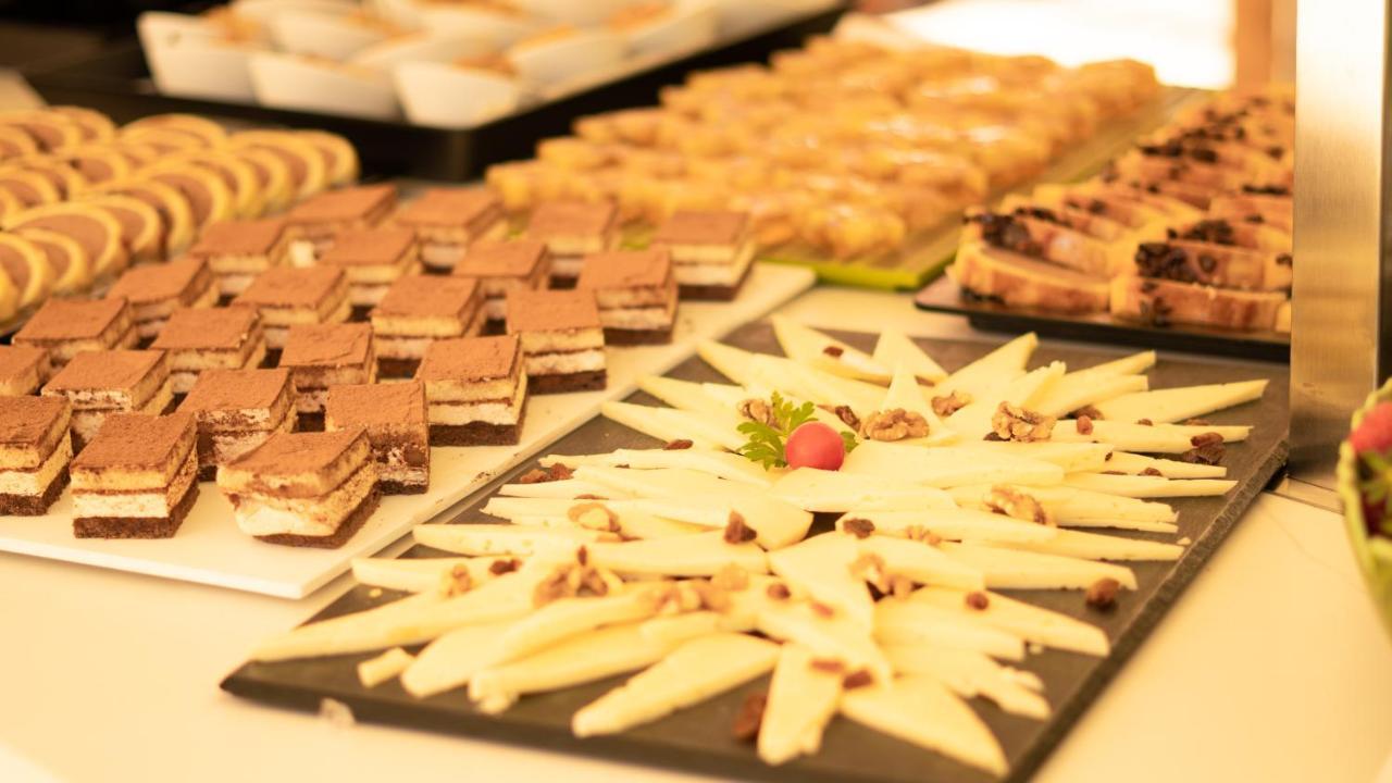 Hotel Jaime I Салоу Екстериор снимка