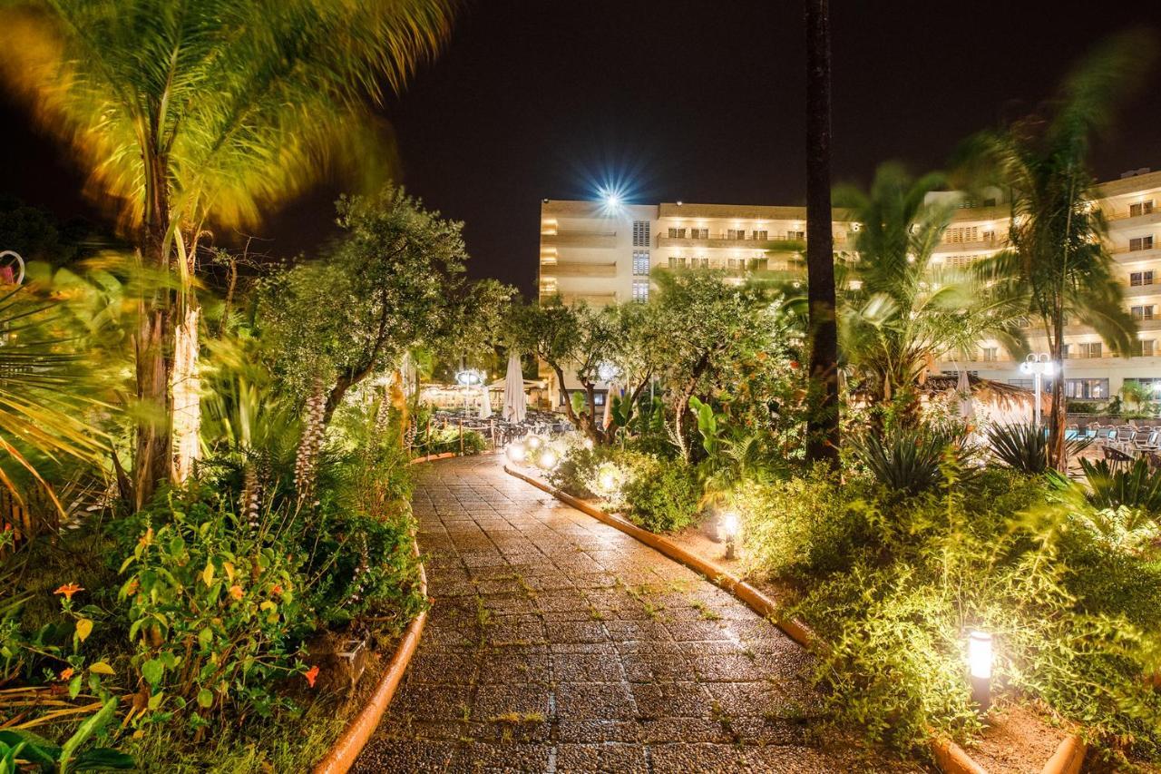 Hotel Jaime I Салоу Екстериор снимка